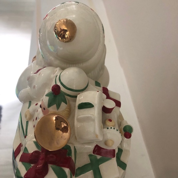 Lenox white gold Santa cookie jar - Picture 5 of 6